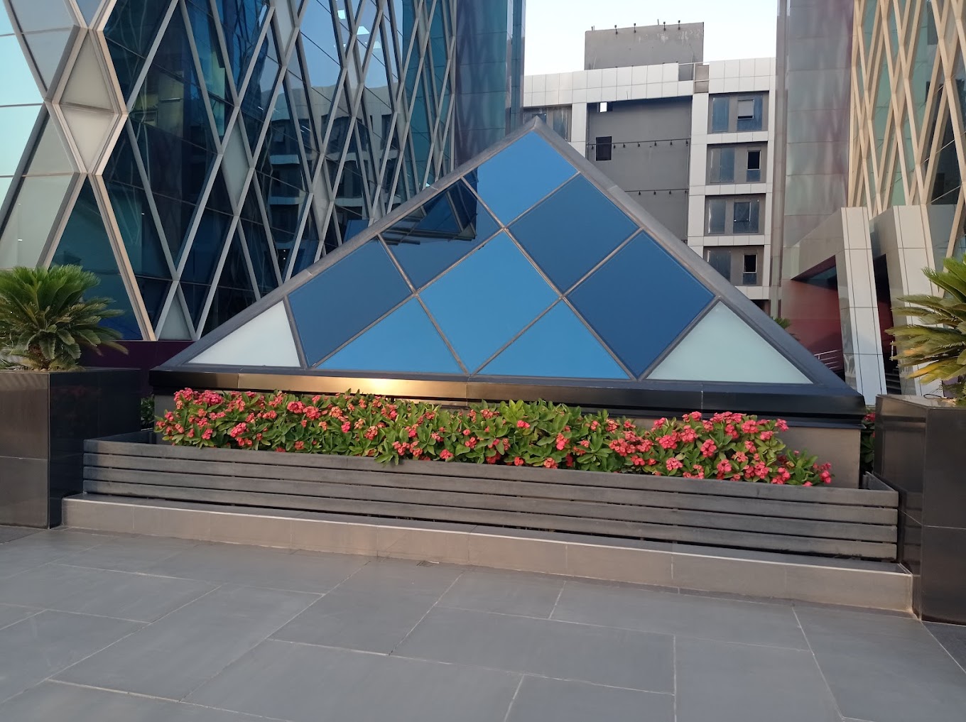 مول كايرو بيزنس بلازا العاصمة الادارية بيتر هوم – Cairo Business Plaza Mall New Capital