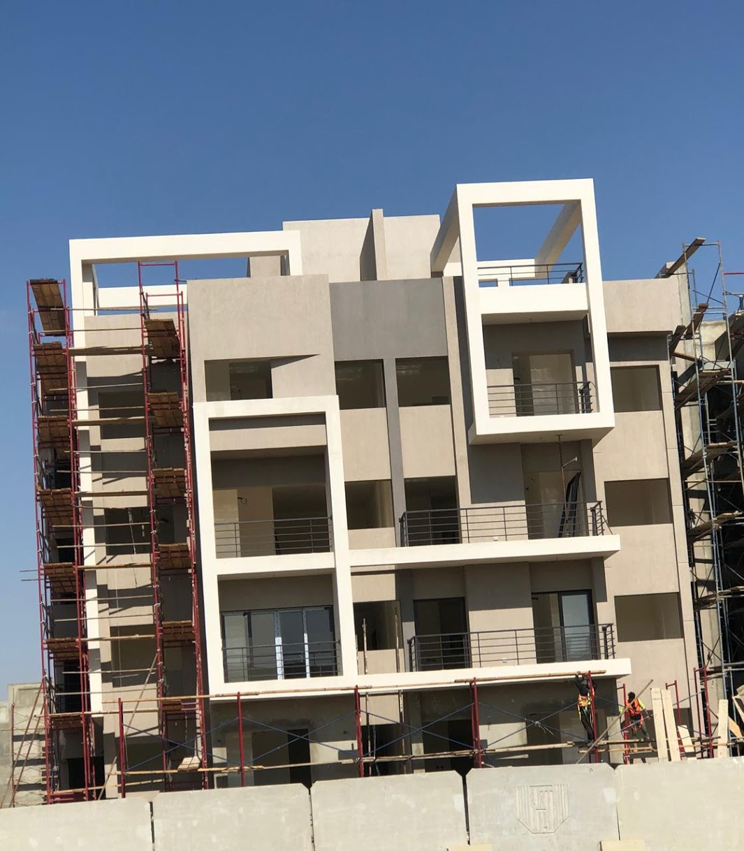 With an area of 187 m², apartments for sale in Fifth Square, Al Marasem
