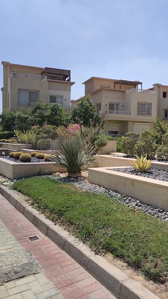 Jedar Compound 6 October Iwan