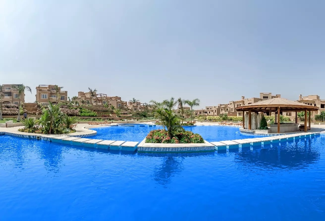 Buy a 659 m² villa in La Nuova Vista New Cairo