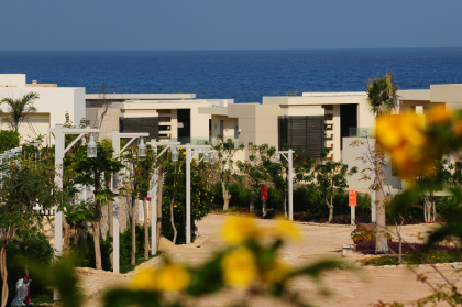 Hacienda White North Coast Palm Hills