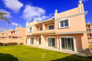 بيوت وفلل للبيع في كليوباترا بالاس كمبوند