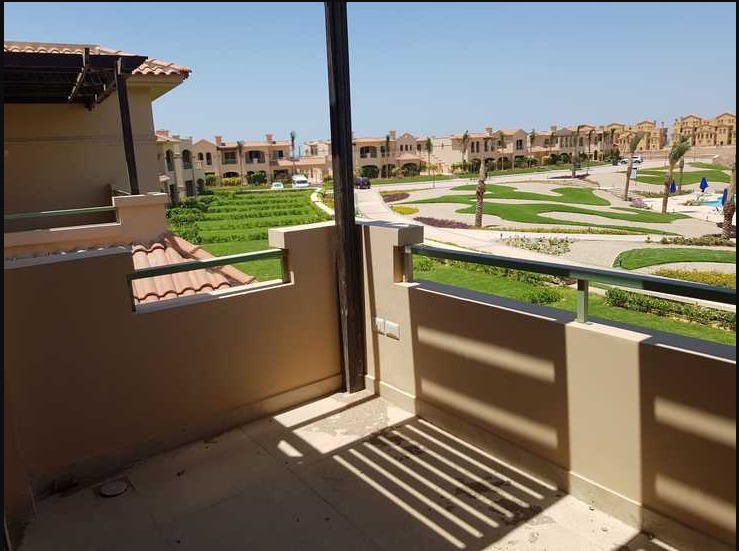 Hurry up to buy a chalet in La Vista Topaz Ain Sokhna with an area starting from 190 m²