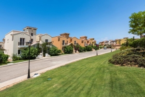 بمقدم 10% أحصل على توين هاوس بمساحة 165 متر في قرية الدبلوماسيين