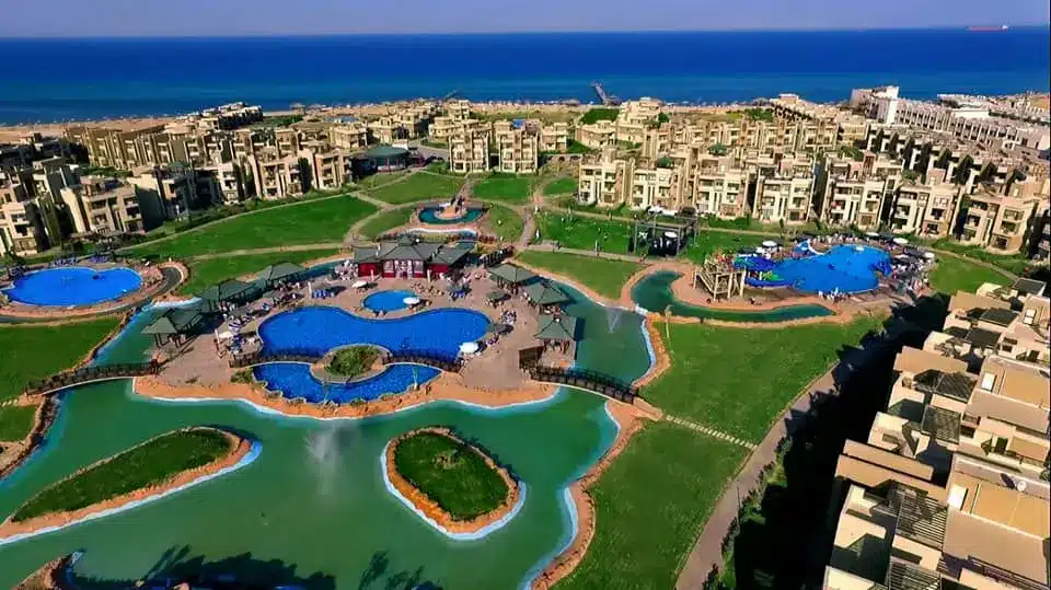 I live in Ain Sokhna in the Blue Bay Jory Chalet project with an area of 73 meters