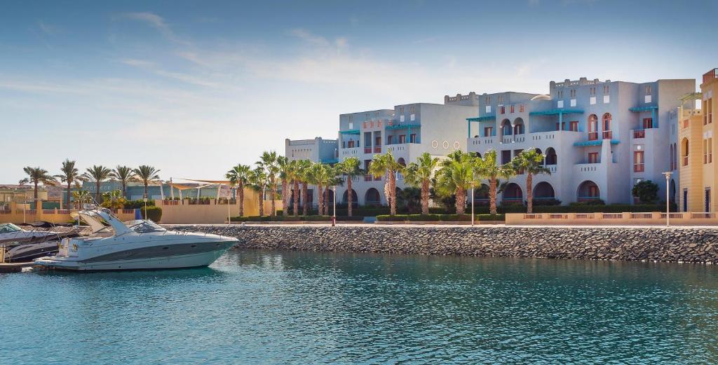 At an attractive price, villa 265 m in Fanadir Bay Hurghada Resort with a great view