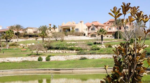 Villa with an area of 550 meters, I live in Arabella, New Cairo