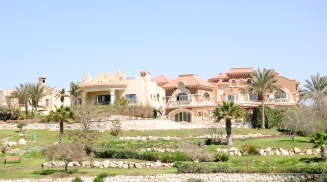 Villa with an area of 550 meters, I live in Arabella, New Cairo