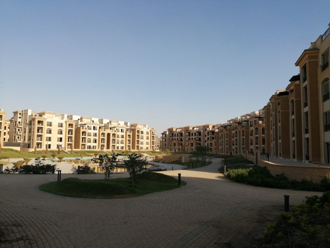 I live in New Cairo in Noteshell Compound An Apartment of 182m²
