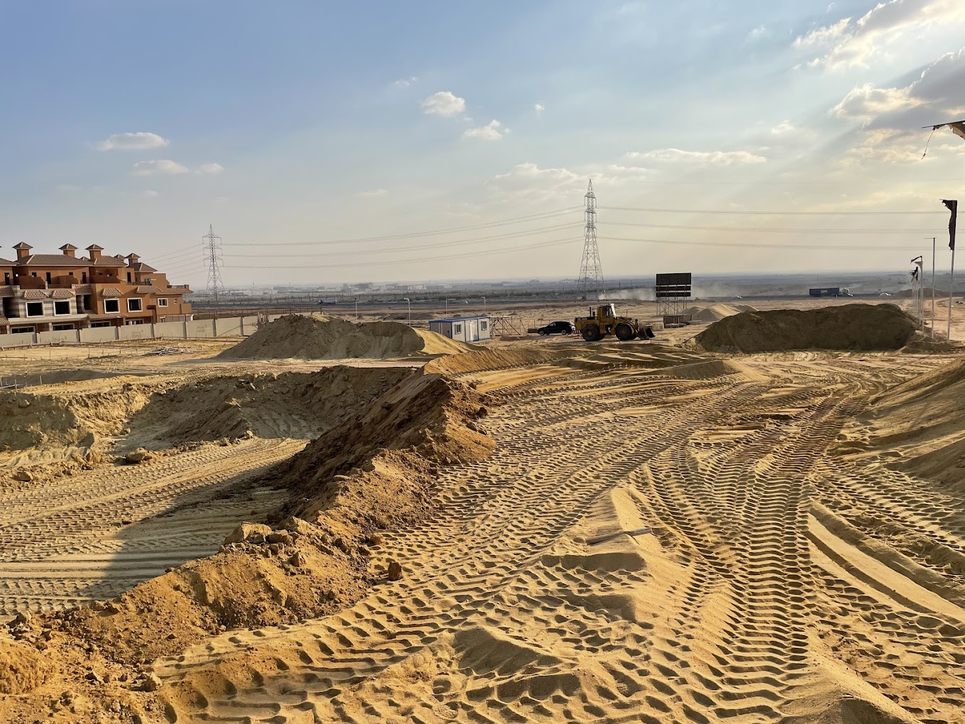 كمبوند مون هيلز 6 أكتوبر سكن العقارية – Moon Hills 6 October Compound