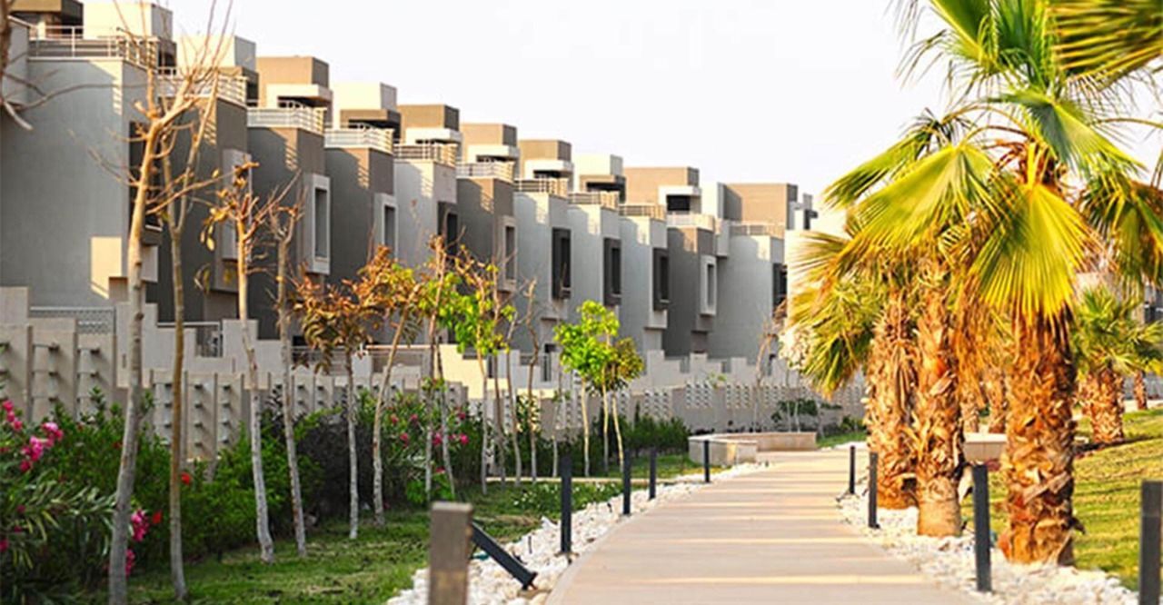 شقة للبيع 210م في كمبوند بالم هيلز قطامية 2 بتسهيلات فى السداد