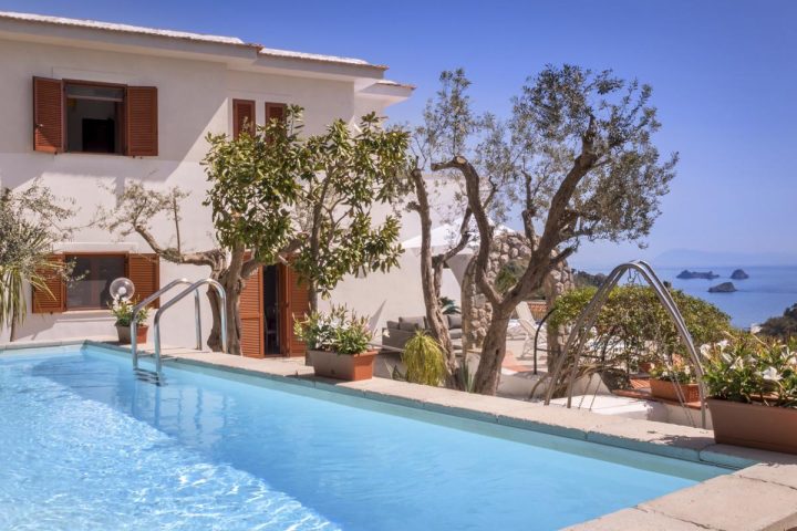 شاليه لقطة للبيع 210م في منتجع سولاري بسعر خيالي