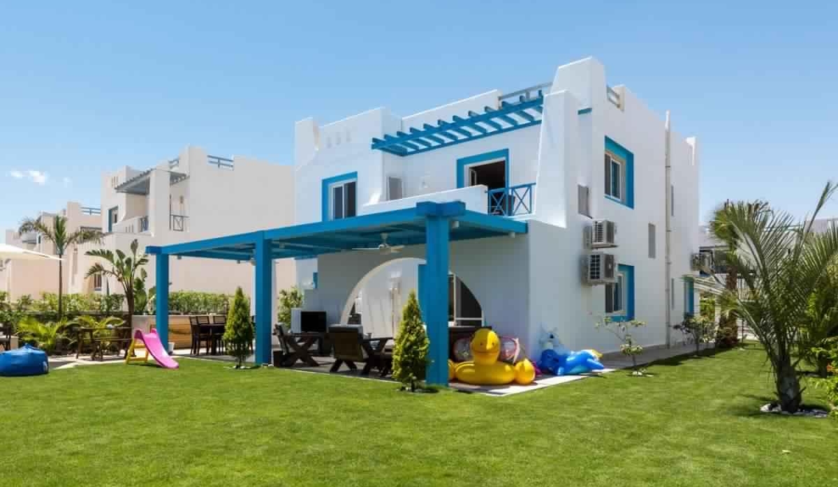 Find out the price of a chalet 140 meter in Paros North Coast