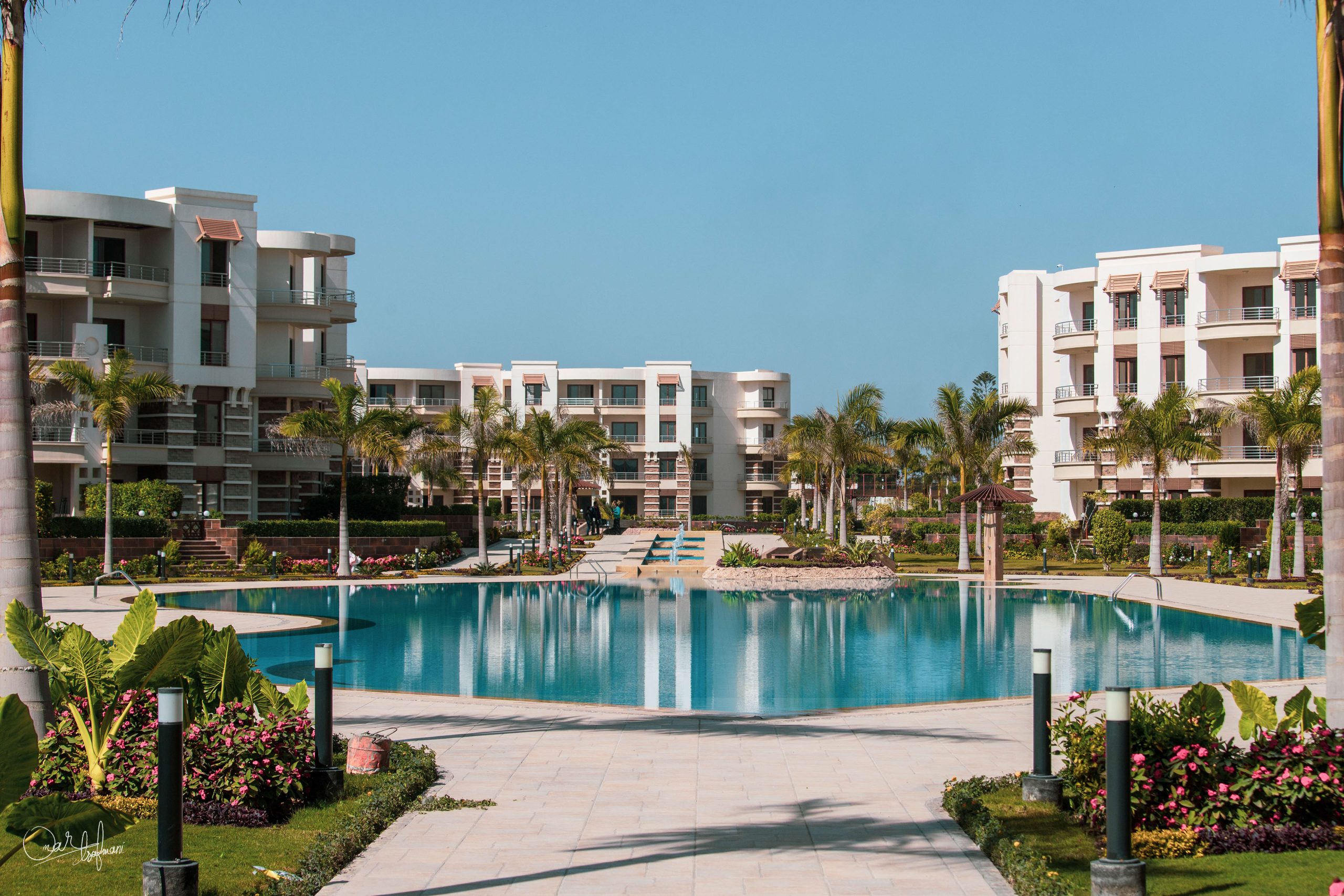 شقة للبيع 114م في كمبوند اليكستند كينج ماريوت الاسكندرية بتسهيلات فى السداد