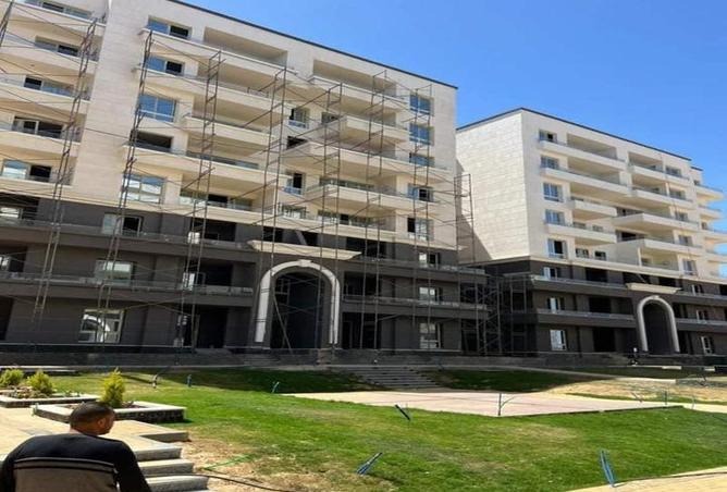 Great opportunity 175m apartment with installments over 9 years in Capital Green Compound