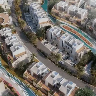 اميز شقة للبيع بكمبوند روسيل سيتي المستقبل بمساحة 160 متر