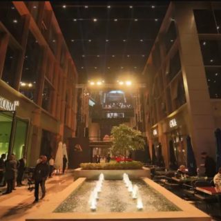 للبيع بالتقسيط مكتب 200 متر في 5A مول القاهرة الجديدة