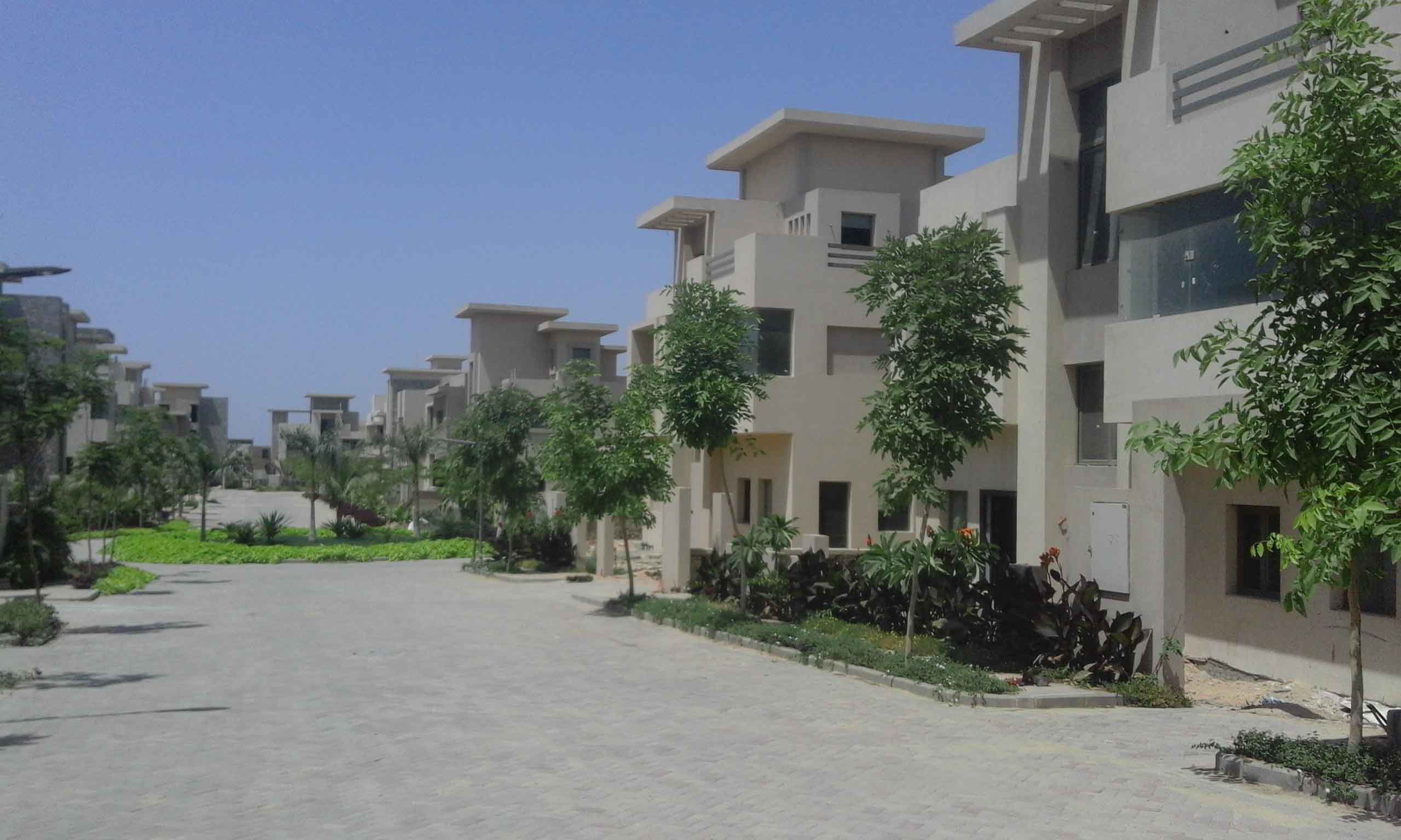 للبيع بالتقسيط توين هاوس 387 متر في كمبوند جبيل 6 أكتوبر