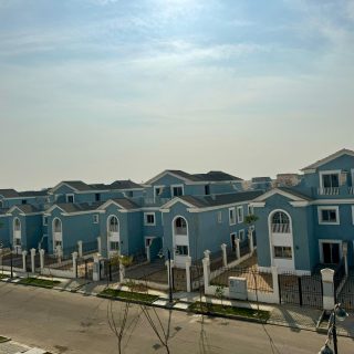 فيلات كمبوند هليوبوليس هيلز للبيع بفيو راقي وسعر مميز جدا