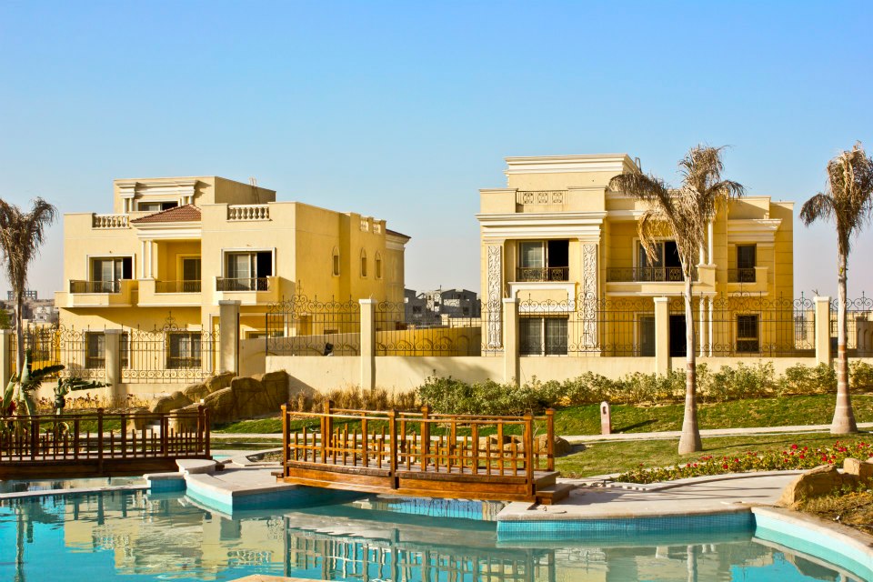 Own a twin house in the most exclusive location in Fountain Park Compound