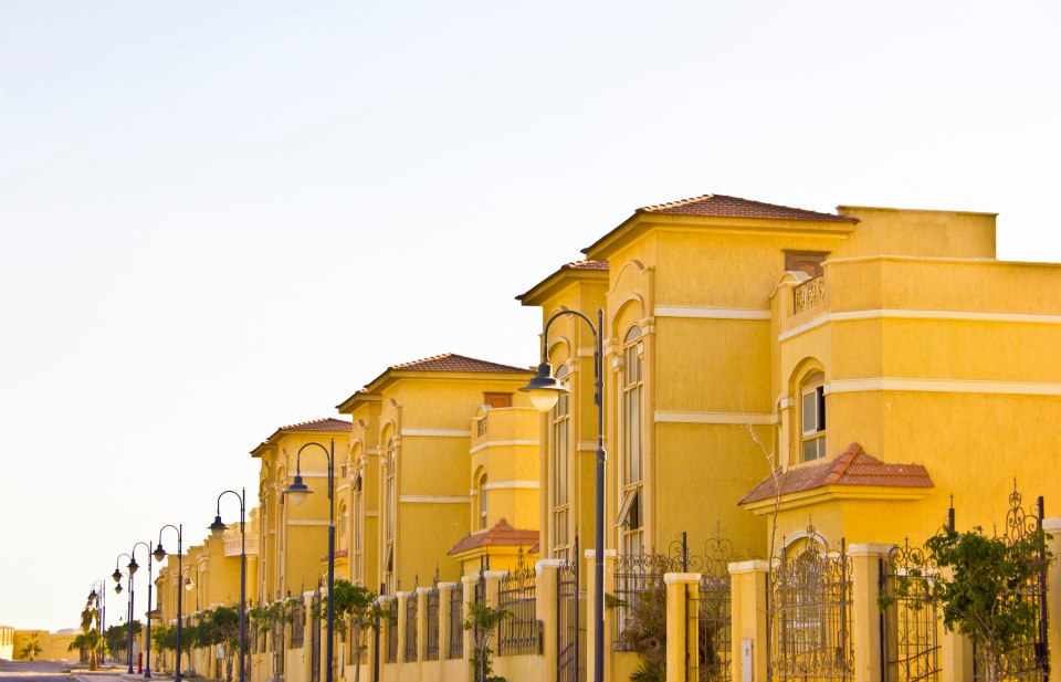 Own a twin house in the most exclusive location in Fountain Park Compound