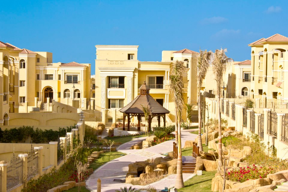 Own a twin house in the most exclusive location in Fountain Park Compound