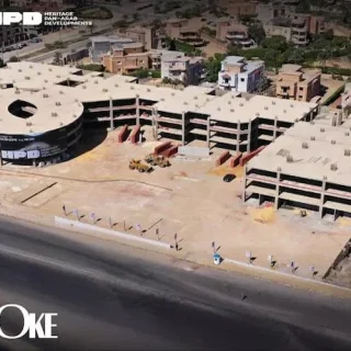 مكتب للبيع في مول فوك 100 متراً