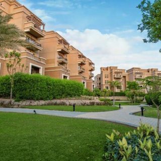 امتلك دوبلكس داخل كمبوند بورتو بيراميدز بمقدم 10%