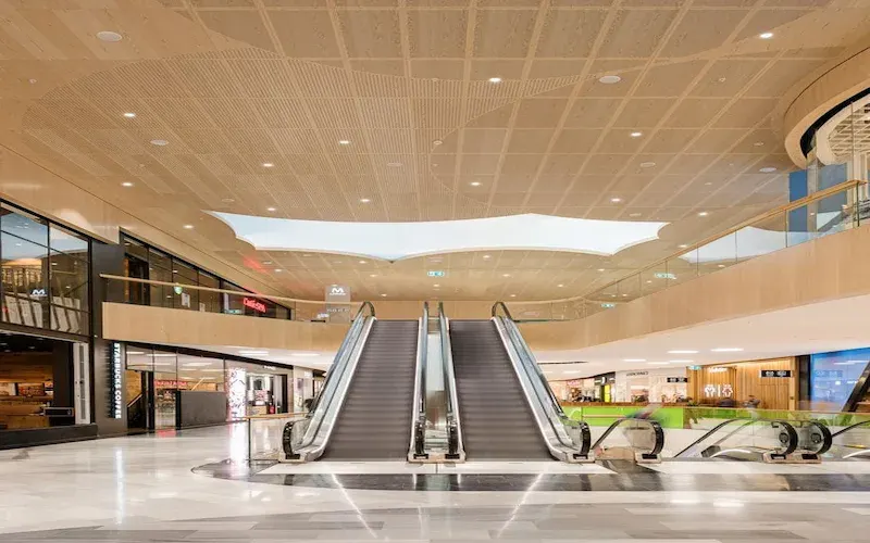 For sale in installments a 31 meter office with a garden in Solaria Mall El Shorouk