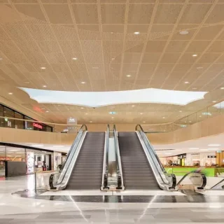 For sale in installments a 31 meter office with a garden in Solaria Mall El Shorouk