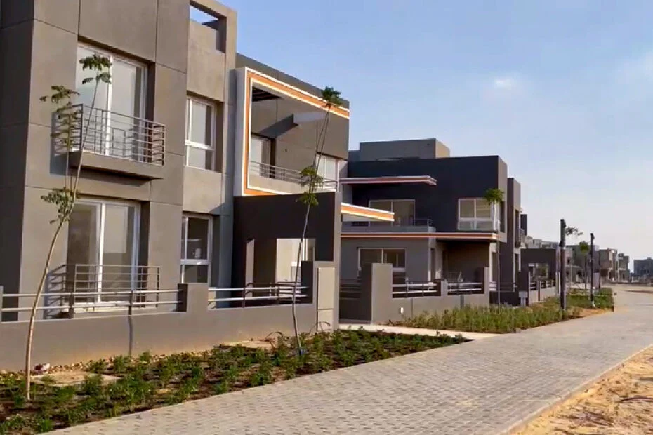 102 m apartment in Kin Compound Fifth Settlement with payment facilities