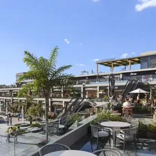 مول لاديرا هب التجمع الخامس البستاني للتطوير العقاري – Ladera Hub New Cairo Mall