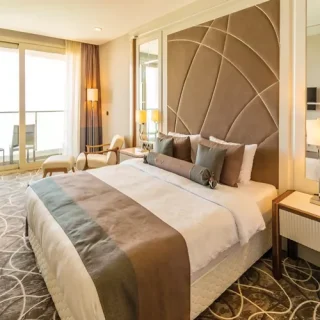 أحصل على محل في مول ريميني بمساحة 30 متر