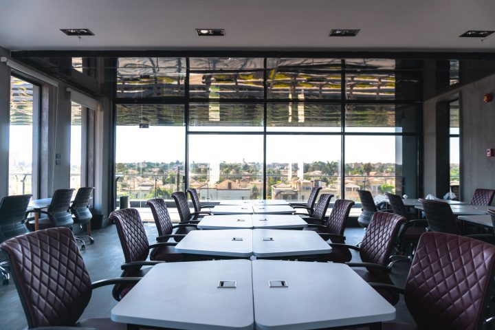 محل 48 م بجاردن خاصه في مول مقر اكتوبر