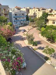 دوبلكس 200 م في كمبوند ليك هاوس بتسهيلات فى السداد