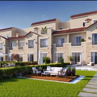 للبيع بالتقسيط تاون هاوس 200 متر في كمبوند ممشى فيستا