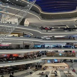 Get an office in Fifty Five Mall of ​​26 meters