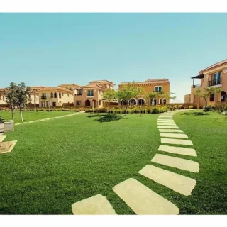 Buy a 235 meter villa in Hyde Park Compound, Sixth Settlement